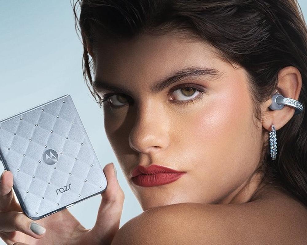 Motorola razr 60 + Buds Swarovski