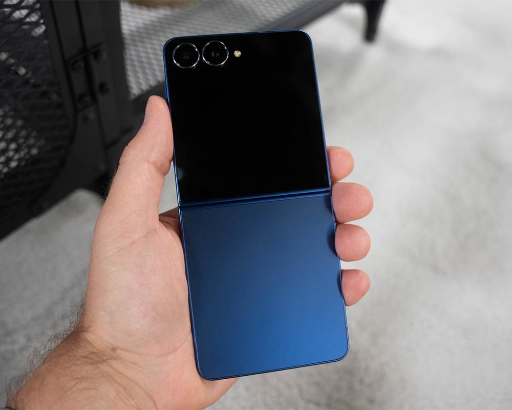 Samsung Galaxy Z Flip 7 02